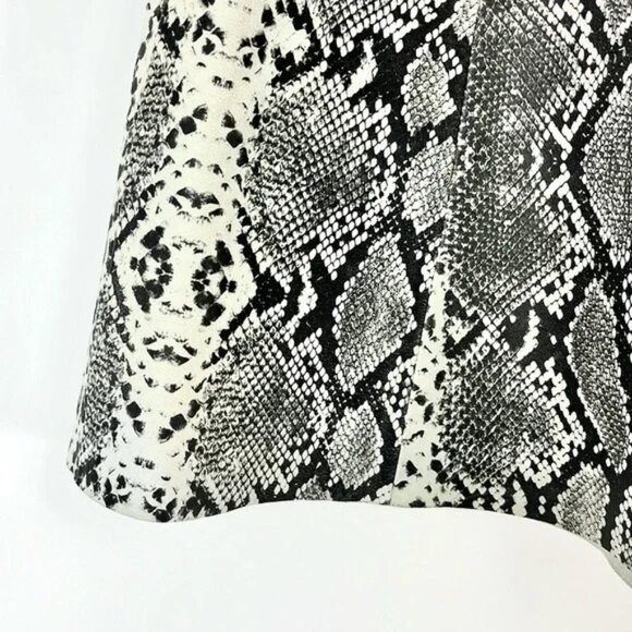 VEDA Grey Snakeskin Leather Mini A-Line Skirt - Picture 4 of 7
